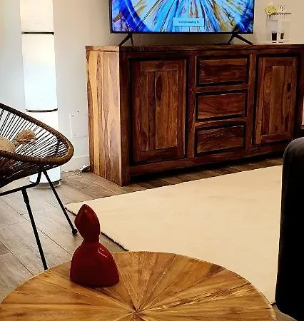 Apartman Dei Borboni - *