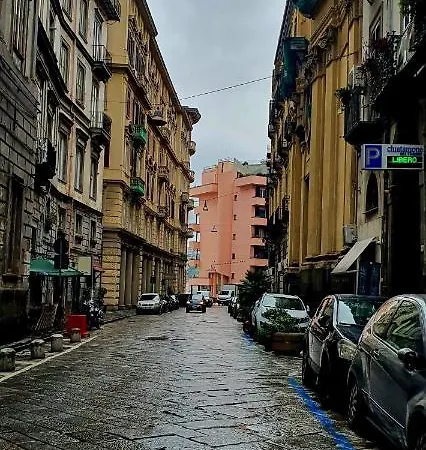 Apartman Dei Borboni - *
